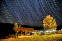 امشب بارش شهابی را از دست ندهید؛ شما هم می‌توانید این بارش شهابی را ببینید!