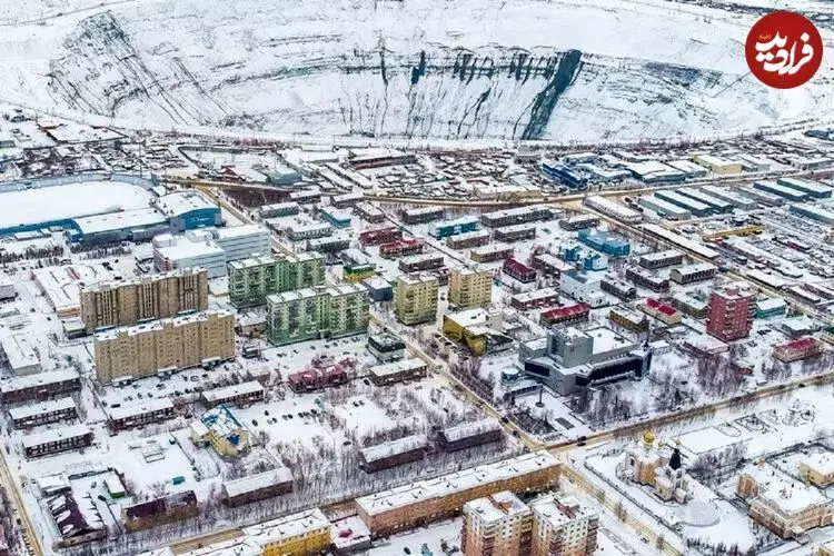 ببینید؛ خانه‌ها و مغازه‌های افسرده‌ترین شهر جهان که یخ بسته است