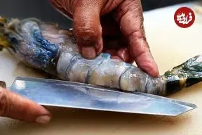 ببینید| غذای خیابانی در تایلند؛ پخت خوراک کاری با شاه میگوی رودخانه ای در بانکوک