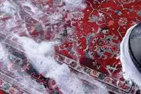 عکس؛ سفر به تهران قدیم؛  فرش شستن در خیابان‌های تهران؛ وقتی که خبری از پودرهای شست و شو نبود