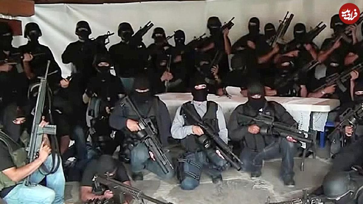 (ویدئو) لحظه آتش زدن کارتل مواد مخدر توسط بالگرد ارتش مکزیک!