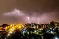 تصاویر/ رعد و برق شبانه تهران