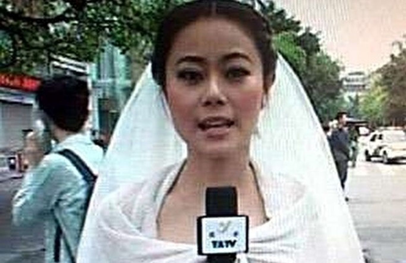 (ویدئو) خانم خبرنگار، عروسی اش را برای گزارش زلزله چین رها کرد!
