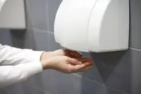 هشدار؛ خشک کردن دست‌ها با خشک کن برقی ممنوع!