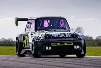 (تصاویر) چهره جدید و هیجان‌انگیز رنو Turbo 3E؛ خودروی محبوب دهه ۶۰ ایران