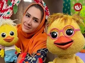 عکس| سفر در زمان؛ «سارا روستاپور» مجری برنامه کودک در کنار برج ایفل؛ سال 1404