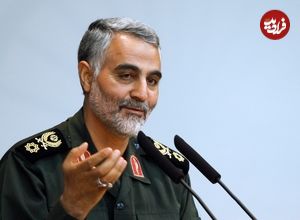 تصاویر؛ سفر در زمان؛ سردار سلیمانی در حال گریه در حرم امام رضا؛ دهه 90