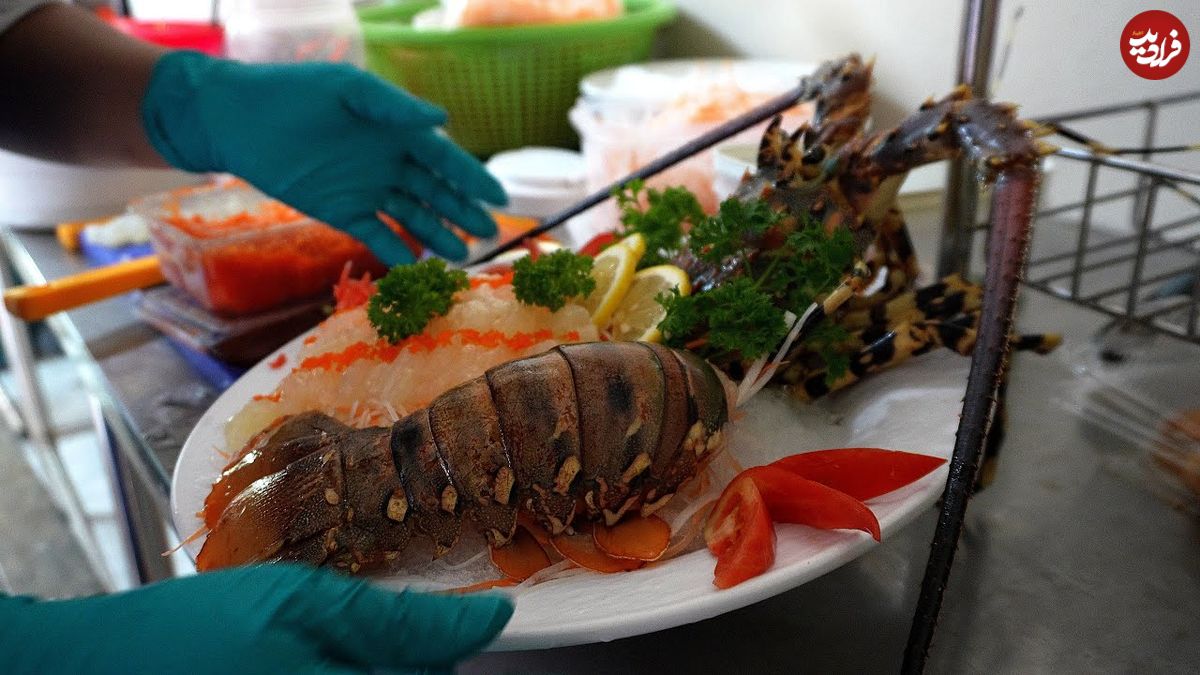 ببینید؛ غذای خیابانی در تایلند؛ مهارت آشپزها در پخت غذا با میگو، خرچنگ، صدف و ماهی مرکب در پوکت