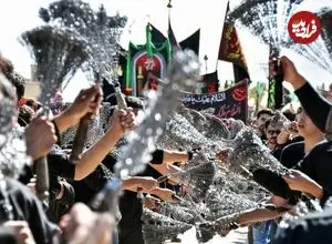 عکس| سفر به ایران قدیم؛ «دستۀ عزاداری محرم» در یکی از میدان‌های تهران در دوران قاجار