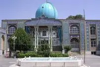 (عکس) نصب کرکره برقی روی دیوار بقعه چهار انبیا؛ «وقتی حرمت امامزاده را متولی نگاه نمی‌دارد»