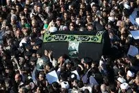 رهبر انقلاب بر پیکر مرحوم واعظ طبسی نماز خواندند