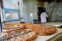 جریمه میلیونی یک نانوا به جرم کم فروشی نان در رشت