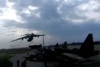 (تصاویر) پرواز هواپیمای غول‌پیکر در ارتفاع پایین!