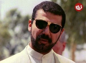 عکس| سفر در زمان؛ «عدی صدام حسین» در جایگاه ویژه در جریان مسابقه فوتبال عراق و قطر؛ سال 1374