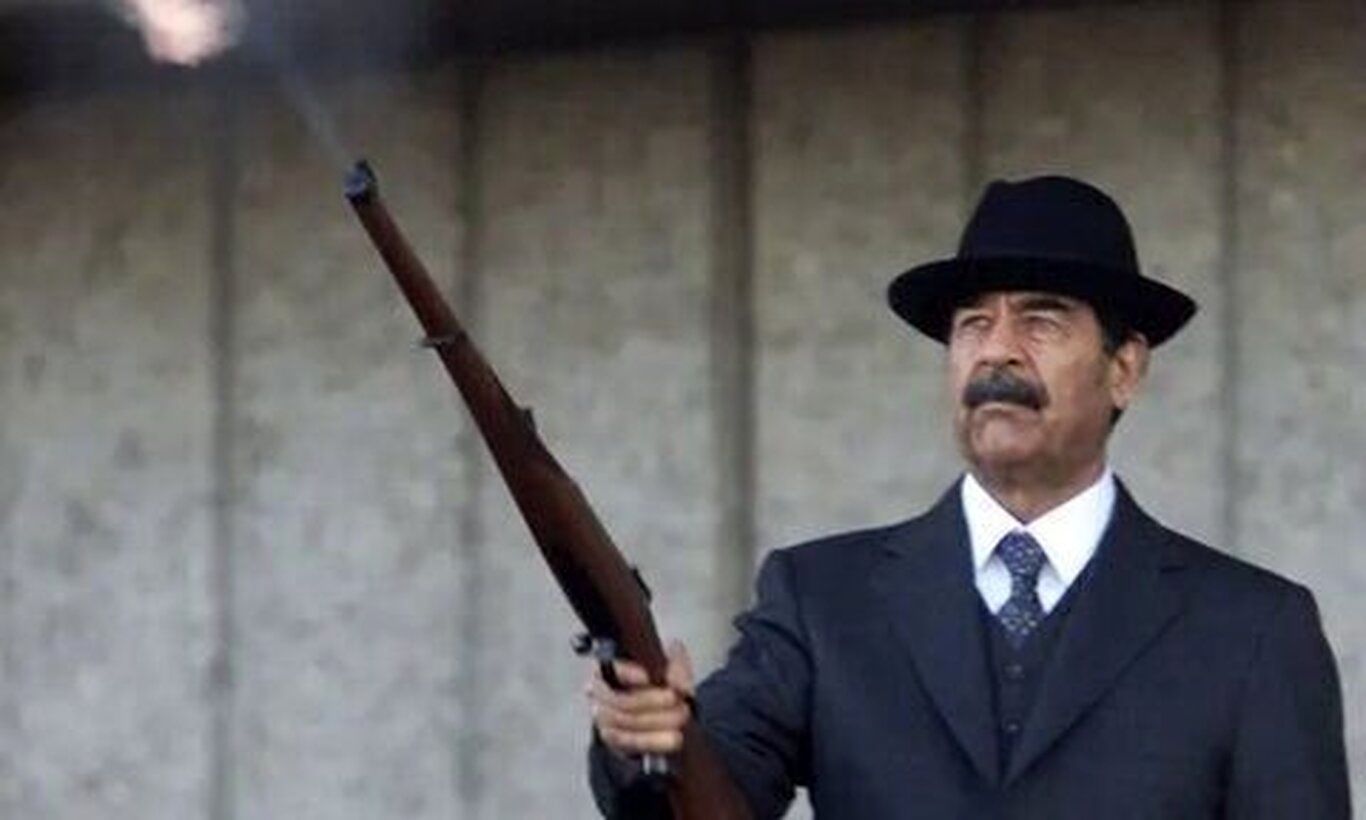 صدام با این تفنگ دسته نقره آغاز جنگ با ایران را اعلام کرد