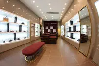 پاساژگردی لاکچری‌ها؛ از عطر ۲۲ میلیونی تا عینک ۸۹ میلیونی