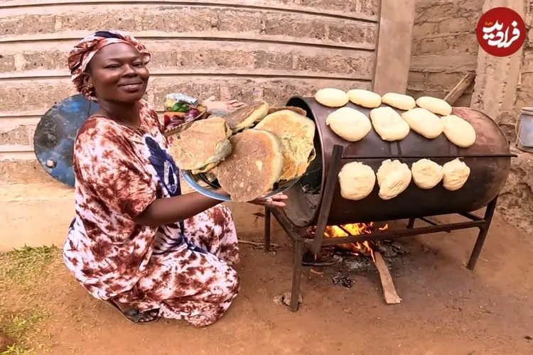 ببینید| غذای روستایی در کنیا؛ پخت نان سنتی روی بشکه و تهیه چای لیمویی