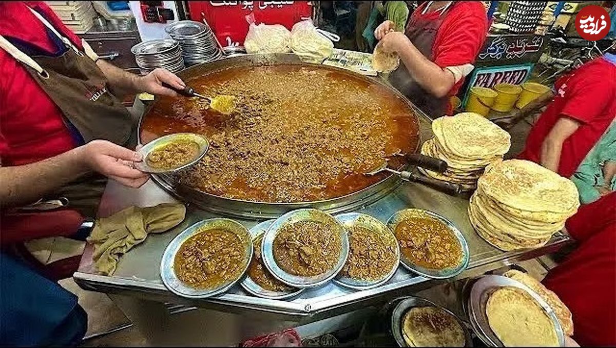 غذای خیابانی مشهور در پاکستان؛ فرآیند پخت 200 کیلو واویشکای جگر بره و گاو