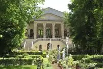 (عکس) تبدیل بقایای چنار ۳۵۰ ساله در باغ‌فردوس به مجسمه مولانا