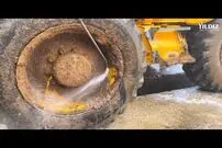 (ویدئو) شست و شوی دیدنی لودر گلی و کثیف با هزینه 6 میلیون تومان