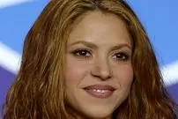 عکس| سفر در زمان؛ «شکیرا» در چهارمین مراسم سالانه هنرمندان سال؛ سال 1384