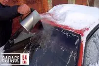 (2 ویدئو) اگر روی شیشه یخ زده جلوی خودرو آب جوش بریزیم، چه اتفاقی می افتد؟
