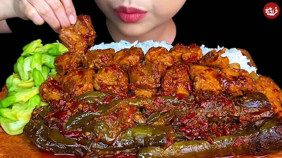 (ویدئو) غذا خوردن با صدا؛ اشتهای دیدنی دختر تایلندی در خوردن 1.75 کیلوگرم چلو گوشت