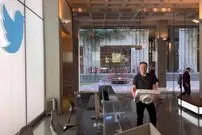 ماجرای حرکت جنجالی ایلان ماسک؛ ورود به شرکت با کاسه توالت!