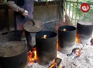 ببینید| غذای خیابانی در تایوان؛ کباب کردن مرغ در بشکه فلزی در تایپه