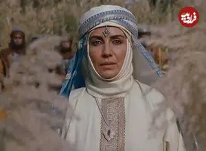 عکس| سفر زمان؛ اشک‌های «عمره، زن مختار» در مراسم خاکسپاری «کیان ایرانی»؛ سال 1404