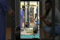 (ویدئو) دوربین مخفی نظافتچی بدنساز؛ این بار چهره مشهور پرورش اندام خشک اش زد