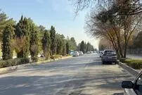 عکس| سفر زمان؛ جوان گاریچی در یکی از جاده‌های اطراف اصفهان؛ سال 40