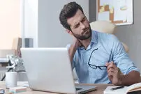 گردن درد را با تغذیه مهار کنید! | اقداماتی برای کاهش درد
