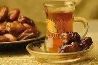 چرا نباید چای را با توت یا خرما بخوریم؟