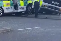 (ویدئو) تصادف عجیب خودرو پلیس با آمبولانس در حال ماموریت