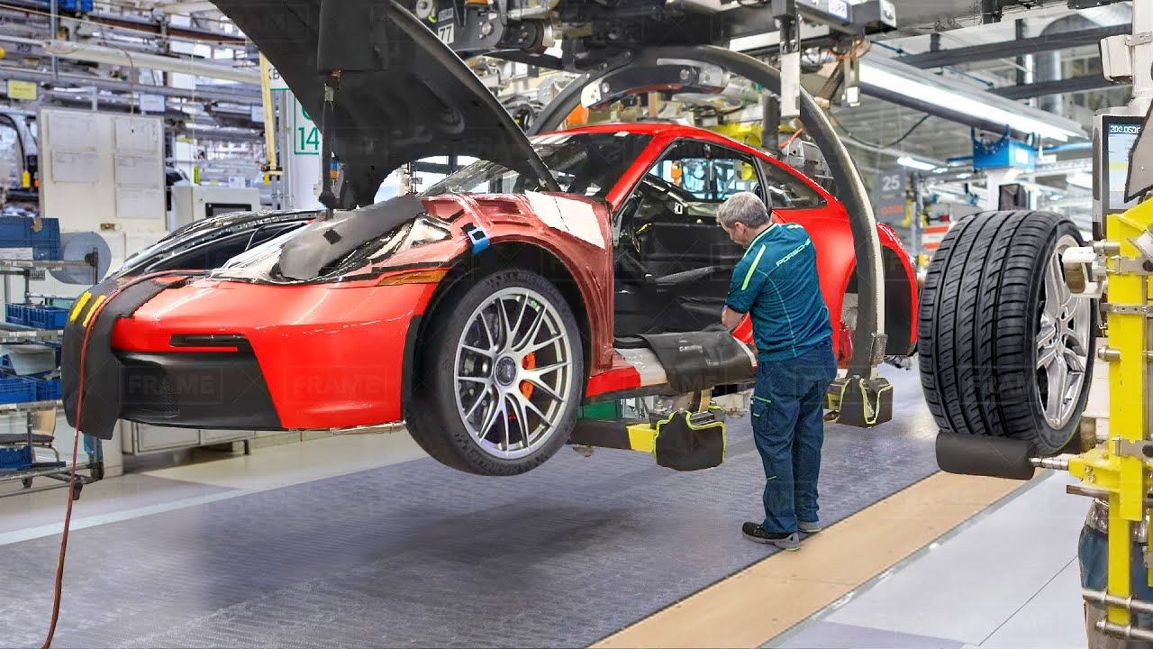 (ویدئو) خودروی سوپرلوکس پورشه 911 چگونه در کارخانه تولید می شود؟