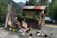 ببینید؛ غذای روستایی در گیلان؛ تهیه کره سنتی و نان تنوری در طبیعت