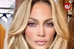 عکس| سفر در زمان؛ «جنیفر لوپز» در حال پیاده شدن از ماشین اش در کالیفرنیا؛ سال 1379