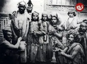 عکس| سفر به گذشته؛ حاجی اسمعیل، پسر 14 ساله غول پیکر در عصر قاجار؛ سال 1273