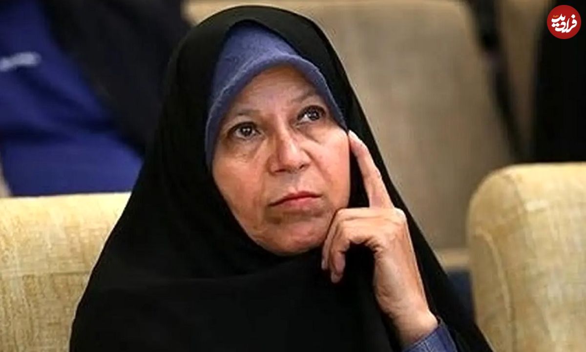 عکس؛ سفر به تاریخ؛ چهرۀ «فائزه، دختر اکبر هاشمی رفسنجانی» در دهۀ سی سالگی در یک سفر؛ دهۀ 1370