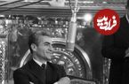 عکس| سفر در زمان؛ «محمدرضا پهلوی» در جشن تولد 41 سالگی اش در کاخ گلستان؛ سال 1339