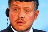 عکس| سفر در زمان؛ «ملک عبدالله دوم» پادشاه اردن در کنار پدرش در لباس نظامی؛ سال 1360