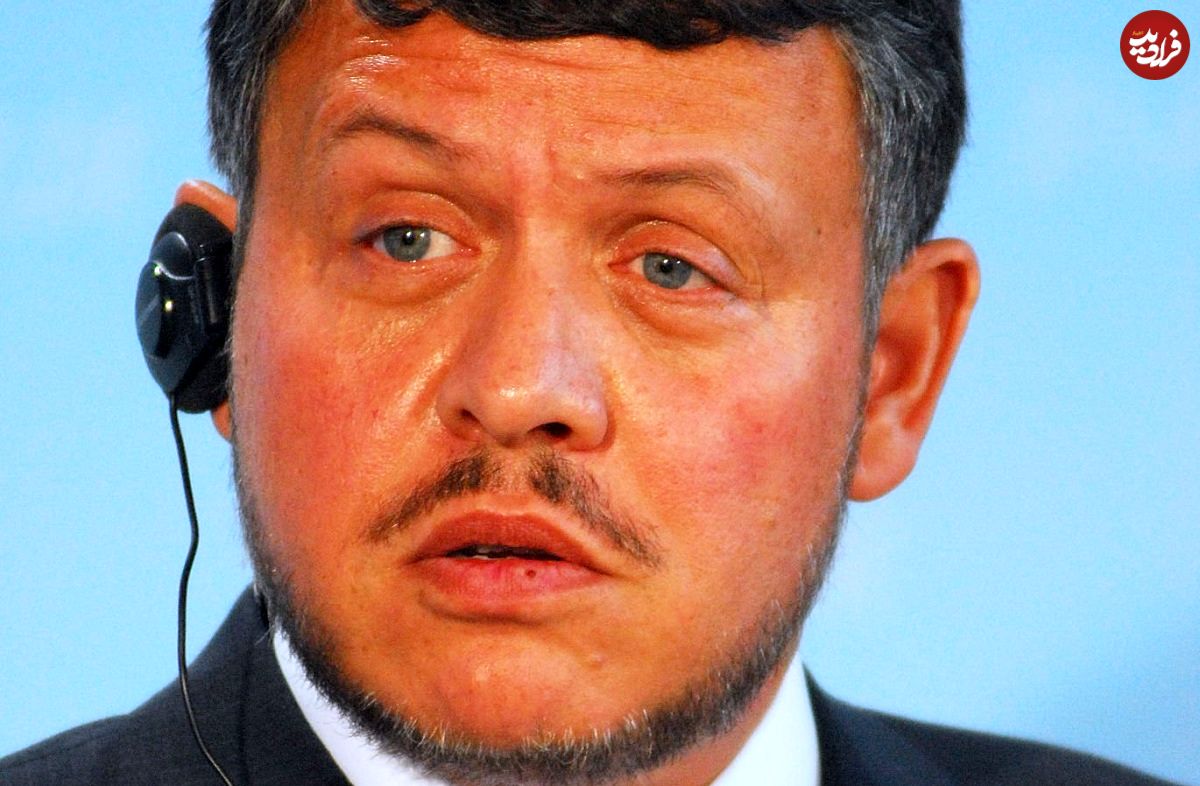 عکس| سفر در زمان؛ «ملک عبدالله دوم» پادشاه اردن در کنار پدرش در لباس نظامی؛ سال 1360