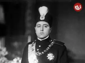 عکس| سفر در زمان؛ «احمدشاه» آخرین پادشاه قاجار در میان درباریان