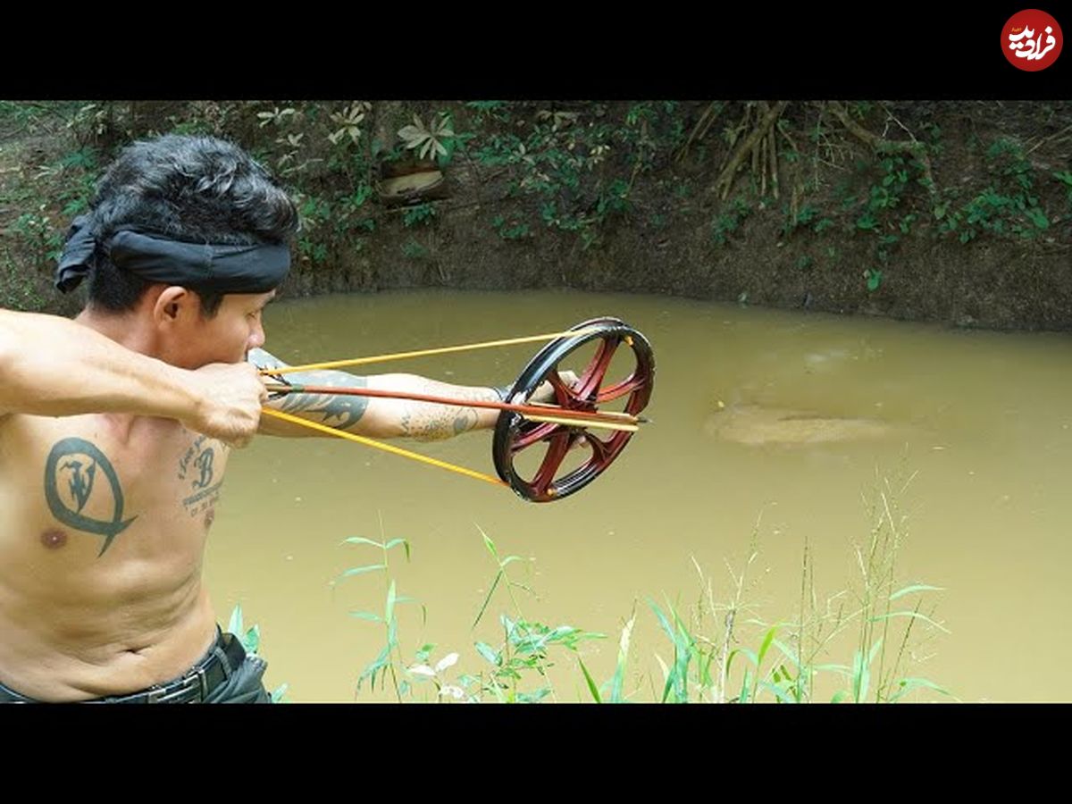 (ویدئو) ساخت یک کمان ماهیگیری ساده و قدرتمند توسط مرد کامبوجی