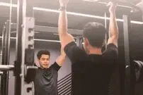 عضله‌سازی برای زنان سخت‌تر از مردان است؟