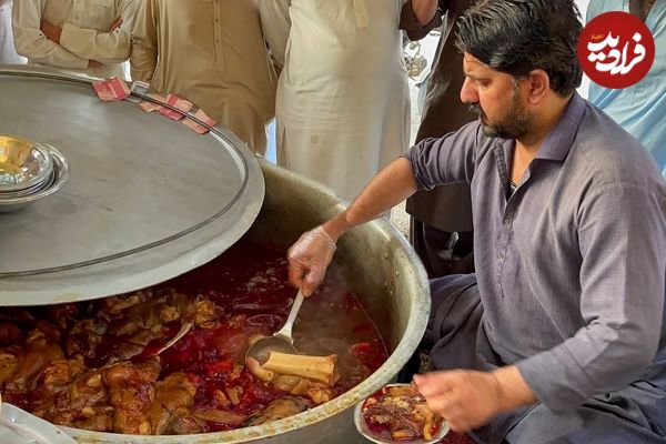(ویدئو) غذای خیابانی مشهور در پاکستان؛ طبخ و سرو سیری پای (کله پاچه)