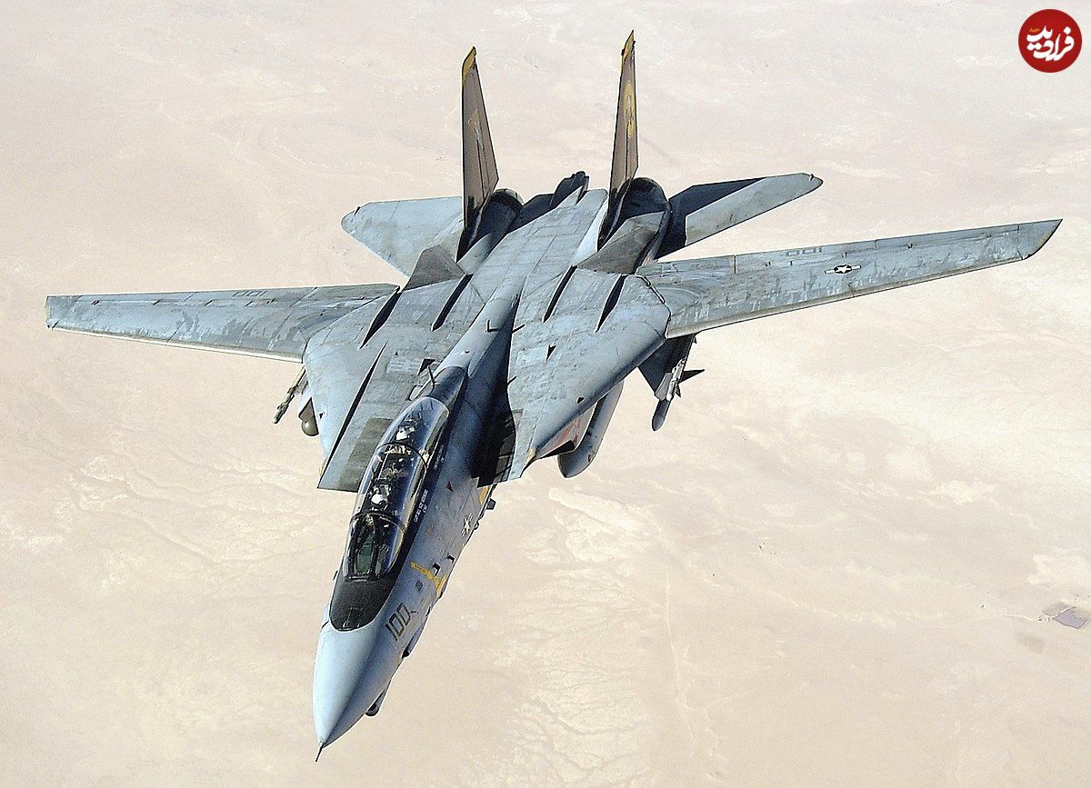 عکس؛ سفر در زمان؛ سوخت‌گیری هم زمان «دو جنگندۀ رهگیر F-14 تام‌کت» ایران در آسمان؛ سال 56