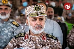 عکس؛ سفر در زمان؛ «سرلشکر رشید با کلاهخود نظامی در کنار نفربر عراقی»؛ دهه 60