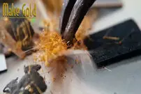 (ویدئو) نحوه استخراج «طلا» از «موبایل های قدیمی» به روش استاد چینی